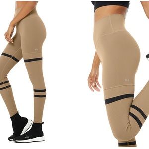 ALO 
High-waist Legit Legging in Gravel/Black